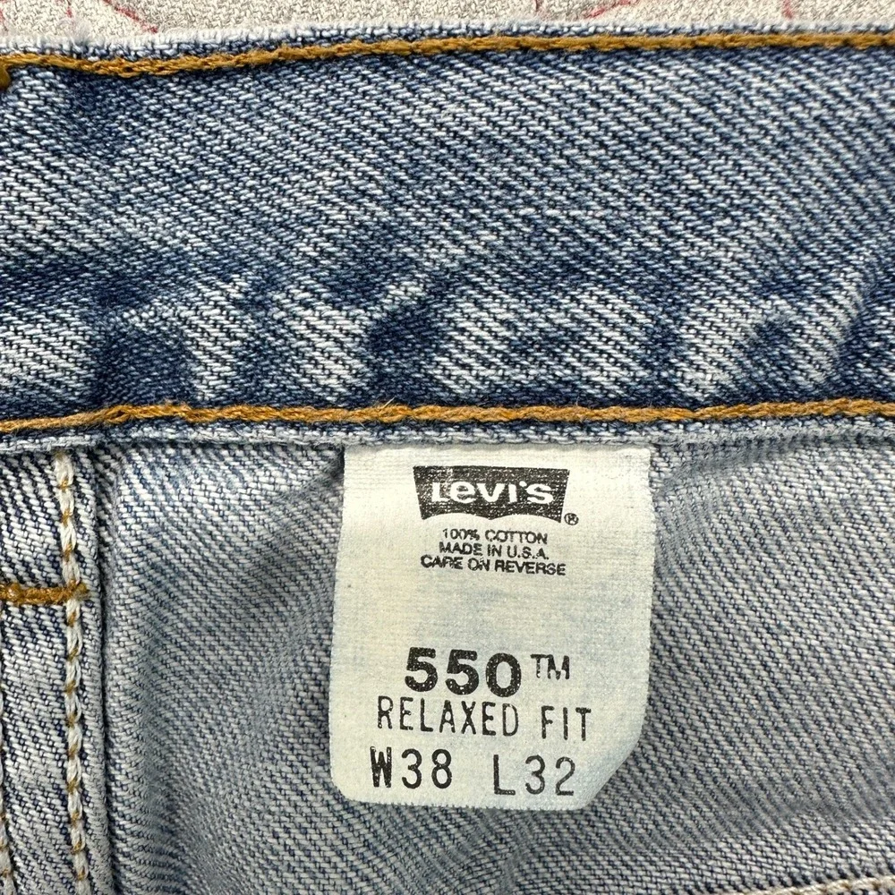 Levi's 550 Relaxed Fit Light Wash VTG 90s USA Denim / Mens 38x32